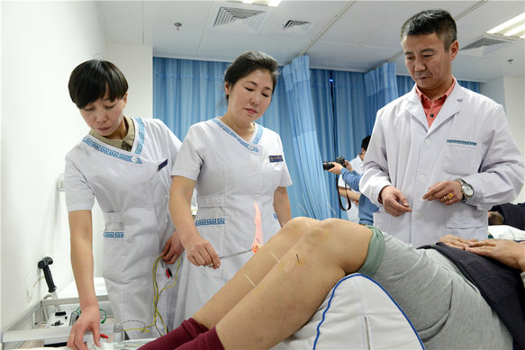 蒙医药赞巴拉道尔吉温针火针疗法